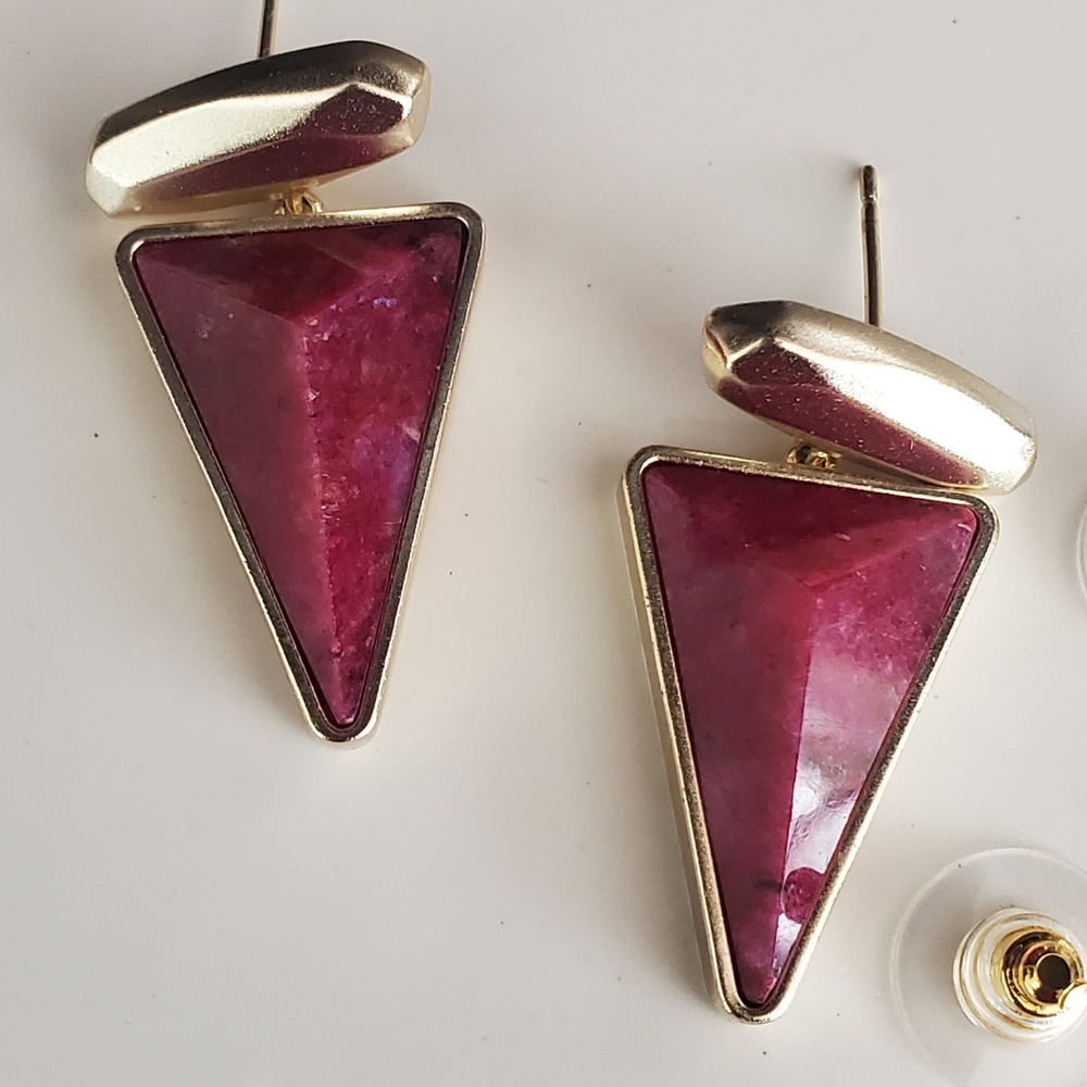 Kendra Scott Vivian Raspberry Pink Stone Triangle Drop Earrings Gold Tone